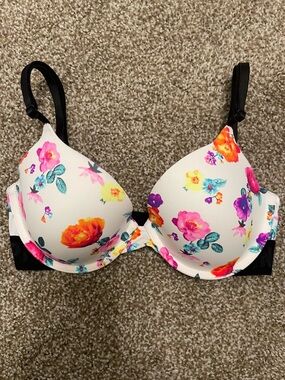 Victorias Secret Floral Molded Cup T-Shirt Bra - White with Multicolor Flowers